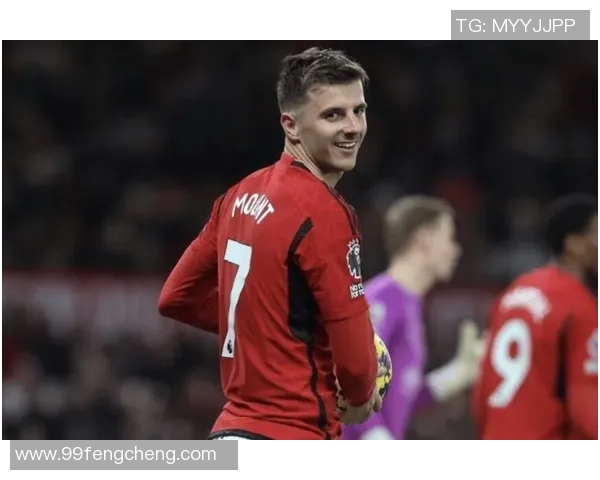 法国足球明星加盟曼联引发全球关注球迷热议新赛季表现期待 法国足球明星加盟曼联引发全球关注球迷热议新赛季表现期待